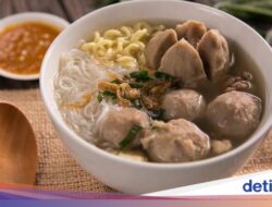 Resep Bakso Sapi yang Kuahnya Segar, Gurih, dan Bikin Nagih