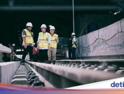 Momen Wapres Gibran Blusukan Di Proyek MRT dan LRT Jakarta