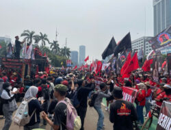 Belum Saatnya Bermesraan Didalam Pemerintah