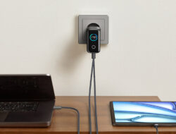 Layar Ajaib Ke Charger Smart Phone, Mampukah Memikat Konsumen yang Haus Ilmu Pengetahuan?