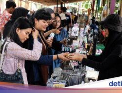 Solo Art Market, Destinasi Wisata Karyaseni dan Belanja Pelaku Ekonomi Kecil Pada Libur Panjang