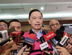 Judul Pleidoi Tom Lembong: Hanya 2 Kata, Di Persimpangan