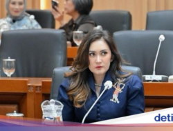 Potret Nafa Urbach Makan Mie Ayam hingga Jajan Cireng
