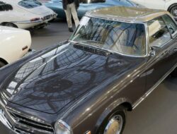 KPK Ungkap Cara Lelang Mercy BJ Habibie yang Disita Bersama Ridwan Kamil