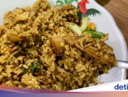 Gurih Smokey! Nasi Goreng Bikinan Mantan Chef Solaria hingga Bakmi GM