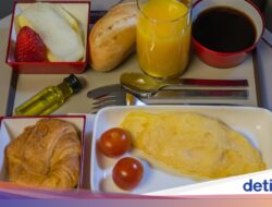 Tersedak Di Makan Ke Pesawat, Penumpang Qatar Airways Ini Berakhir Tewas