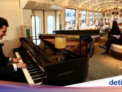 Sensasi Nostalgia Naik Kereta Bak Di Istana