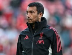 Liverpool Disebut Bersedia Lepas Van Bronckhorst Hingga Timnasional Indonesia