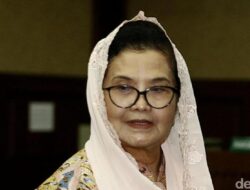 Ramai Video Mantan Menkes Siti F Supari Kecelakaan-Mobilnya Dibom, Ini Faktanya