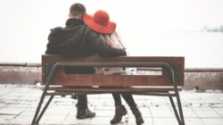 Happy Man, Happy Sperm! Obgyn Jelaskan Kaitan Sering Berpergian Bersama Kesuburan