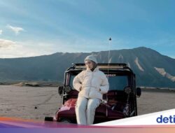 Foto Liburan Vokalis Nabila Taqiyyah Di Bromo, Kompak Pakai Putih-putih