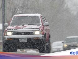 Salju Tebal Picu Kemacetan 15 km Di India, Wisatawan Terjebak Untuk Kedinginan