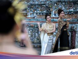 Wat Arun Minta Maaf Atas Kelakuan Fotografer yang Meresahkan