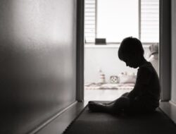 Sedih, Bayi 2 Tahun Kena Penyakit Menyebar Parah sampai Buta gegara Dicium Sembarangan