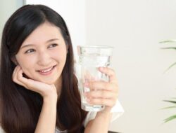 4 Kebiasaan Sederhana Di Pagi Hari yang Bantu Usir Lemak Di Perut