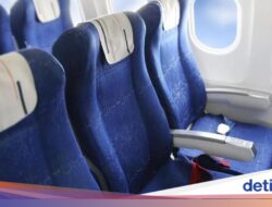 Jangan Sekali-kali Menyilangkan Kaki Pada Duduk Hingga Pesawat, Ini Risikonya