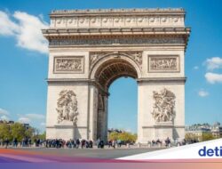 Upacara Berdarah Di Arc de Triompe Paris