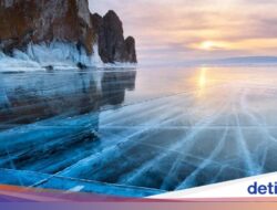 Danau Baikal Belum Dibuka, tapi Ribuan Wisatawan Terjebak Ke Sana