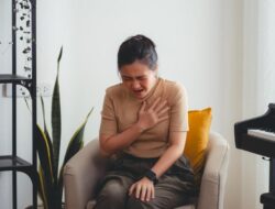 Sakit Dada Dikira Kena ‘Angin Duduk’ padahal Bisa Bersama Sebab Itu Tanda-Tanda Serangan Jantung