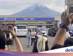 Lawan Overtourism, Ini Cara Ekstrem Berbagai Negeri Jinakkan Ledakan Turis