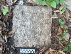 Temuan Batu Misterius Ke Dibelakang Rumah Ternyata Harta Karun Roh Leluhur