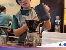 4 Tips Manual Brew Bersama Barista yang Bikin Minuman Rumahan Bersama Sebab Itu Rasa Kafe