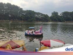 Naik Bebek-bebekan Di Setu Babakan