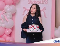 Gemas! Adhisty Zara Rayakan Ultah Ke-23, Ada Kue dan Jajanan Pasar