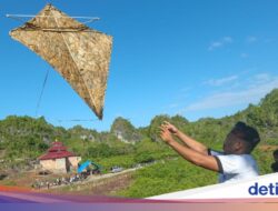 Layang-layang Kaghati Kolope Terbang Ke Langit Muna