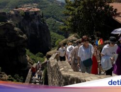 Pesona Biara Meteora, Destinasi Ikonik Yunani yang Bertengger Hingga Atas Tebing