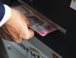Kejadian Luar Biasa Makan Tabungan Masih Terjadi? Ekonom Menyoroti Dinamika Simpanan Nasabah