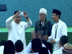 Datang Ke Penutupan Muktamar Hingga-35, Prabowo Dapat Kartu Anggota NU