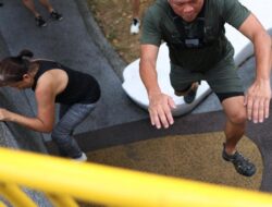 Nggak Kaleng-kaleng! Lansia Hingga Singapura Ikut Parkour Biar Tetap Segar
